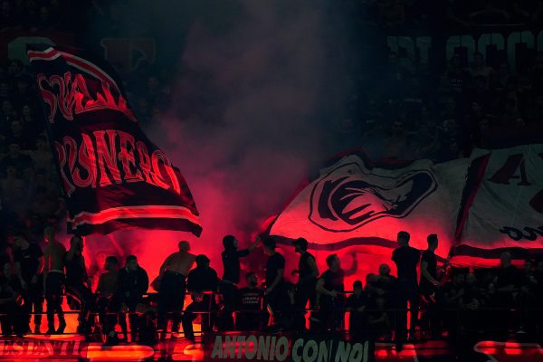 AC Milan’da Kriz Büyüyor: Taraftarlar Kulüp Yönetimine İsyan Bayrağı Açtı